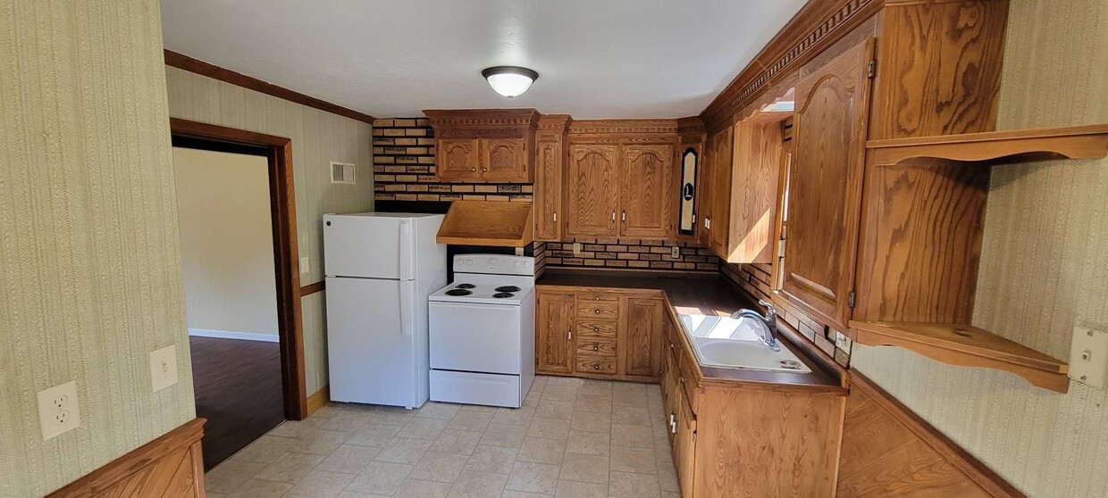 Primary Photo - 3 Bed 1 Bath Single Family Home in Rhinela...