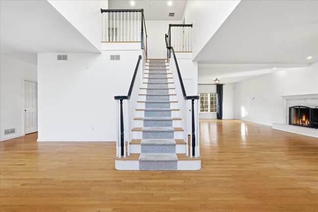 Building Photo - 48 Blue Hills Dr