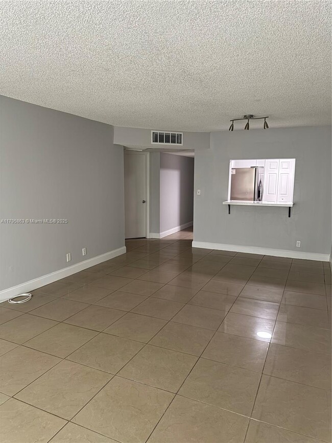 Foto del edificio - 8051 S Colony Cir