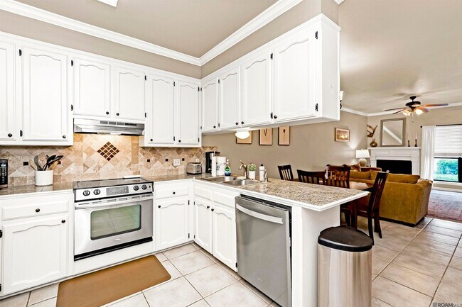 Foto del edificio - 4188 Jefferson Woods Dr