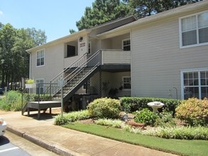 Building Photo - Meadowlark Apartments