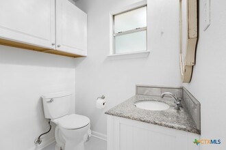Building Photo - 761 Whippoorwill Dr