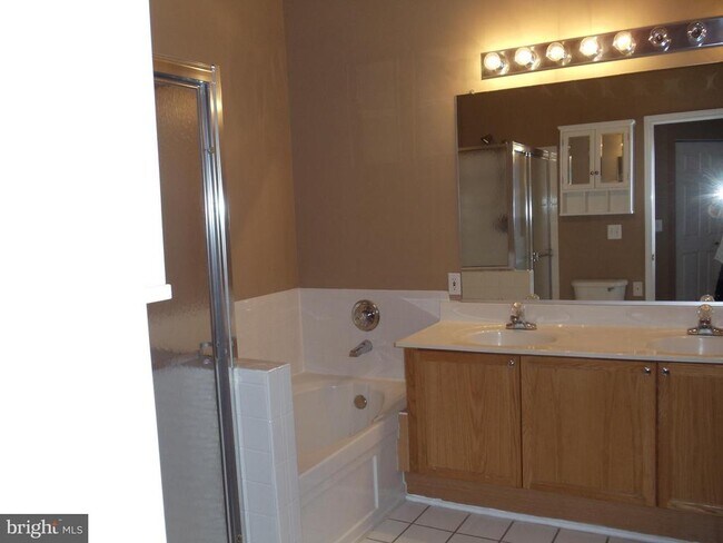 Foto del edificio - 2701 Bellforest Ct