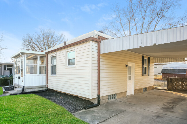 Building Photo - 5225 E 20th Pl