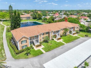 Building Photo - 2050 W Crown Pointe Blvd