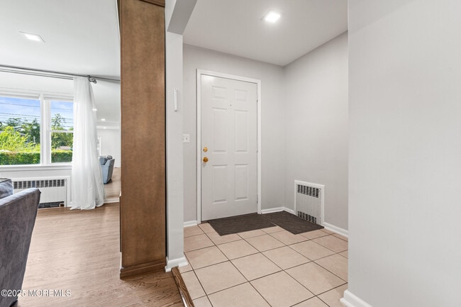 Building Photo - 523 Westwood Ave