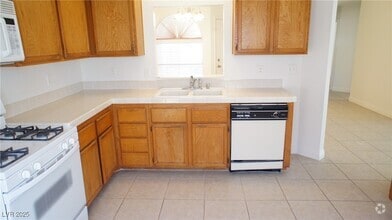 Building Photo - 2705 Cheshire Ct