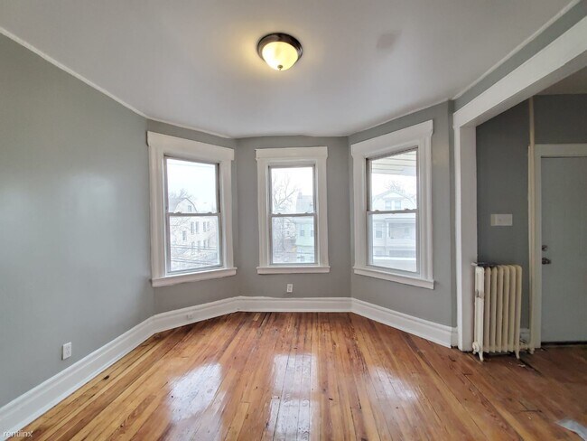 Building Photo - 3 br, 1 bath  - 467 S 14th St
