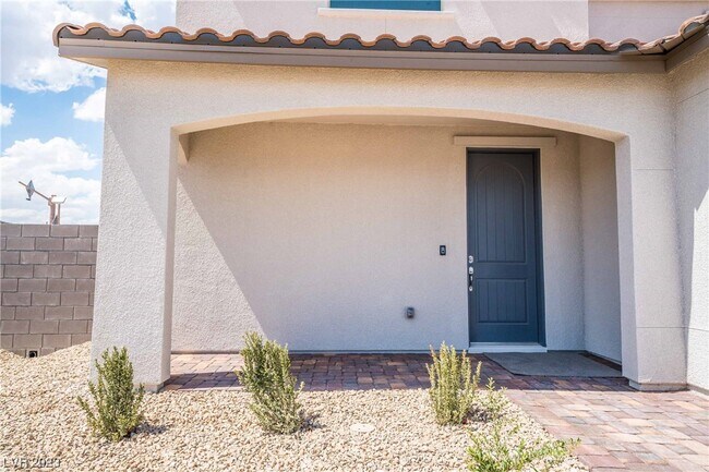 Building Photo - 9342 Copernicus Ave