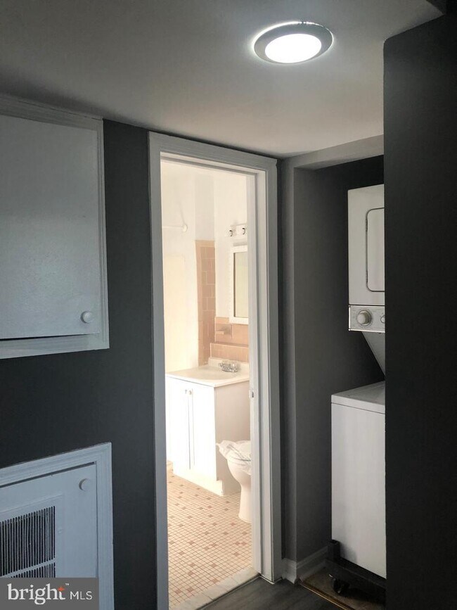 Foto del edificio - 3810 W St SE