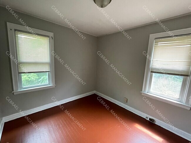 Building Photo - 14828 Sussex St
