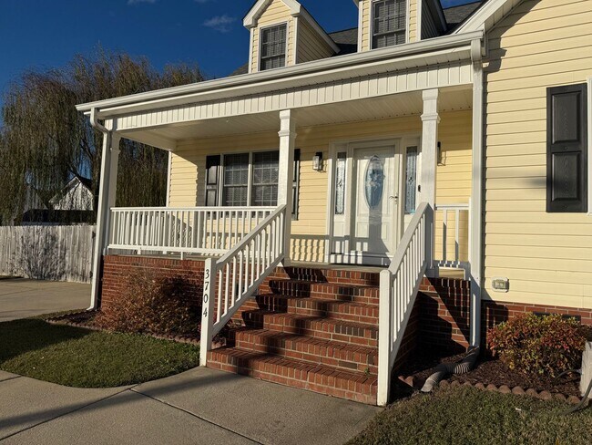 Foto del edificio - 3704 Warwick Pl