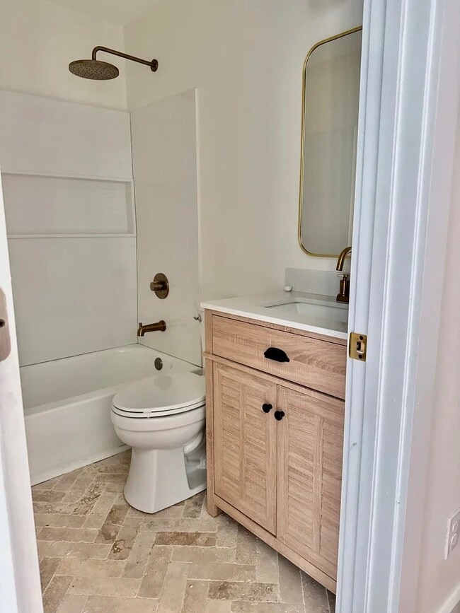 Foto del edificio - 2850 Appleton Ave