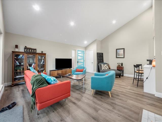 Foto del edificio - 9716 Highland View Dr