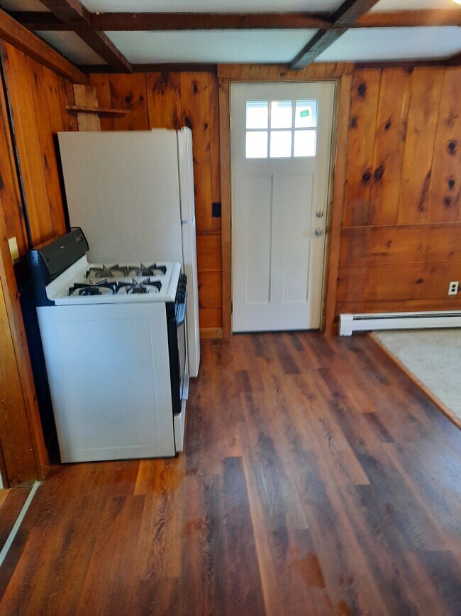 Vista desde la puerta principal - 86 Forest St