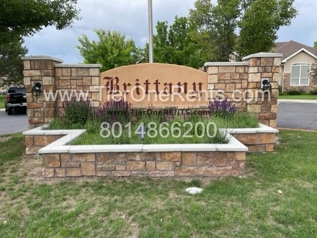 Building Photo - This property offers a NO DEPOSIT option a...