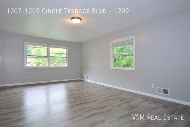 Foto del edificio - Available NOW! Upper Level 4 Bed / 2 Bath ...