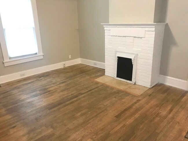 Building Photo - 2 bdrm, 2 bath home in Grant Park