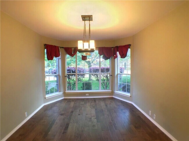 Foto del edificio - 2308 Paradise Ridge Dr
