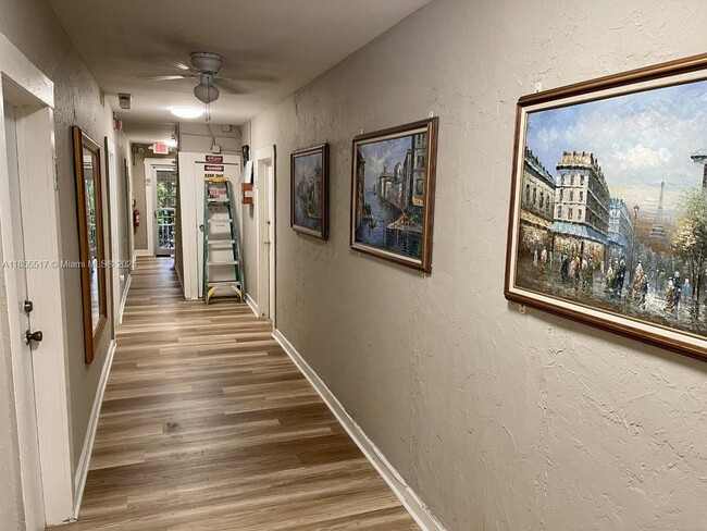 Foto del edificio - 3409 S Le Jeune Rd