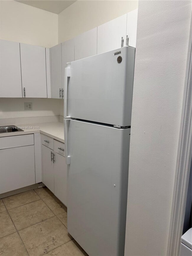 Foto del edificio - 1525 NW 60th St