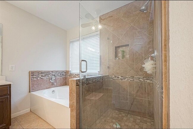 Building Photo - 101 Spencer Landing W