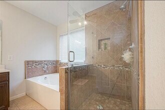 Building Photo - 101 Spencer Landing W