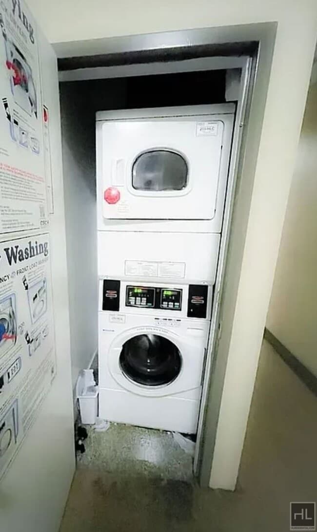 Building Photo - E 84 ST, Avail 9/17 - Inexpensive Studio around corner from E86th St. 4/5/6 - NO Broker's Fees