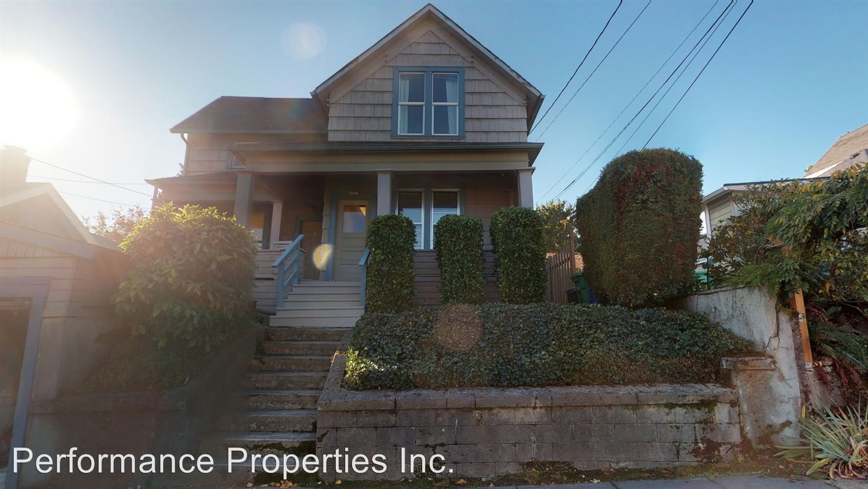 Primary Photo - 4125 SE 33rd Ave