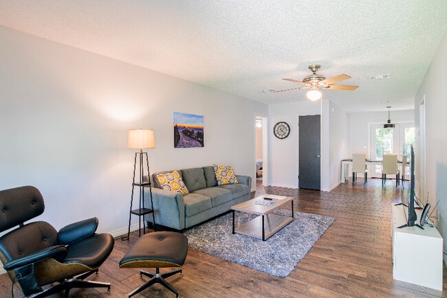 Building Photo - 3836 Princeton Dr