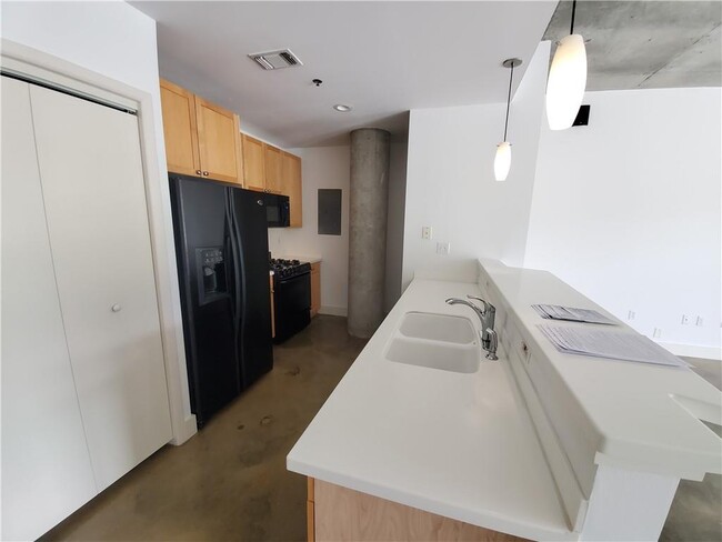 Foto del edificio - 845 Spring St NW