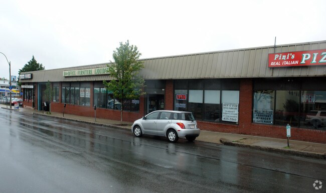 Building Photo - 519 on Broadway