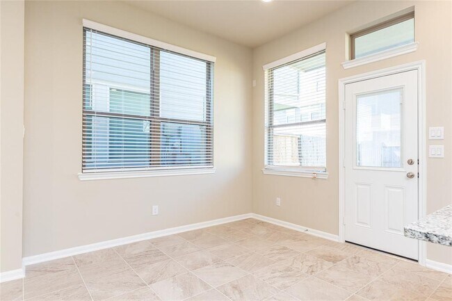 Foto del edificio - 5546 Sallow Bay Ln