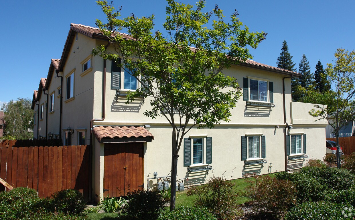 Building Photo - 12-48 Yasemin Ct