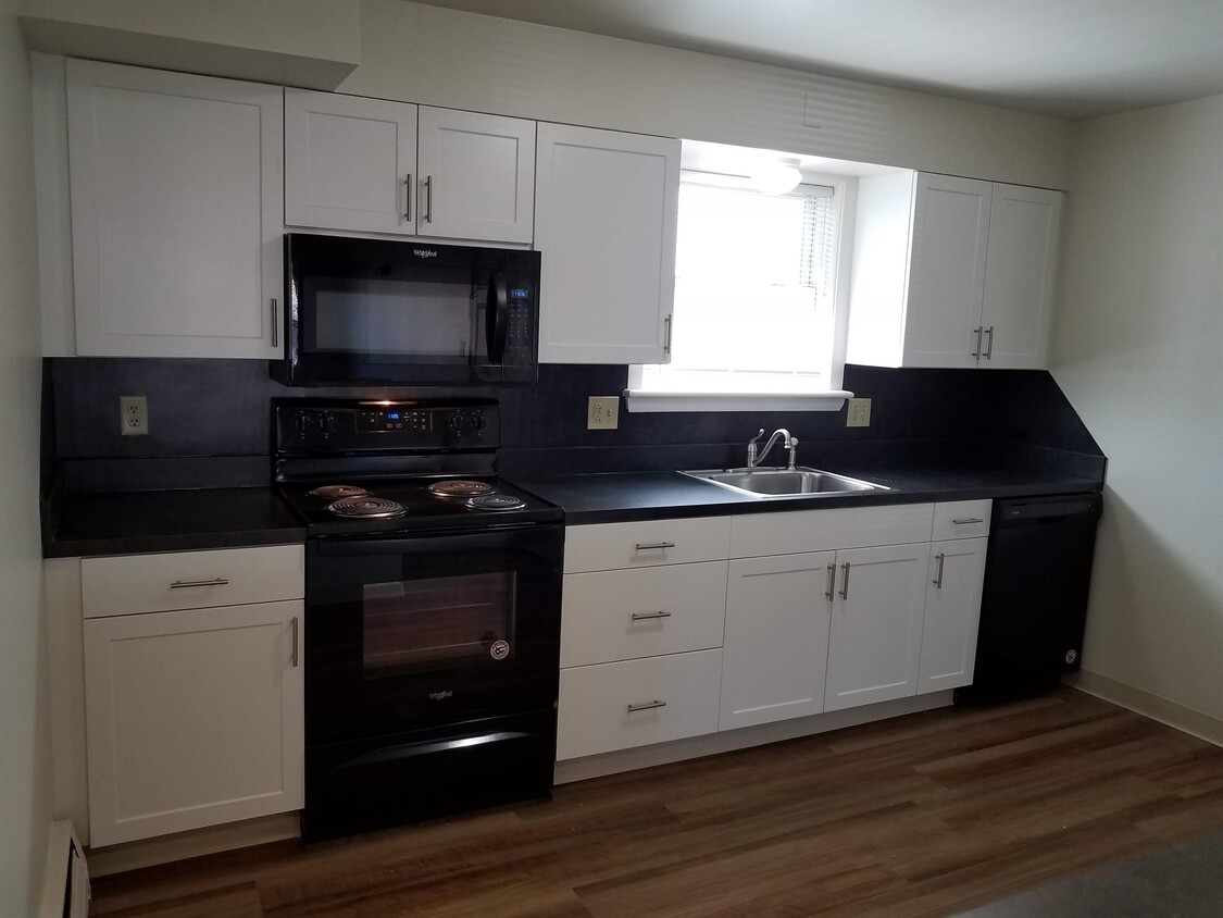 Primary Photo - 4211 Sussex Dr
