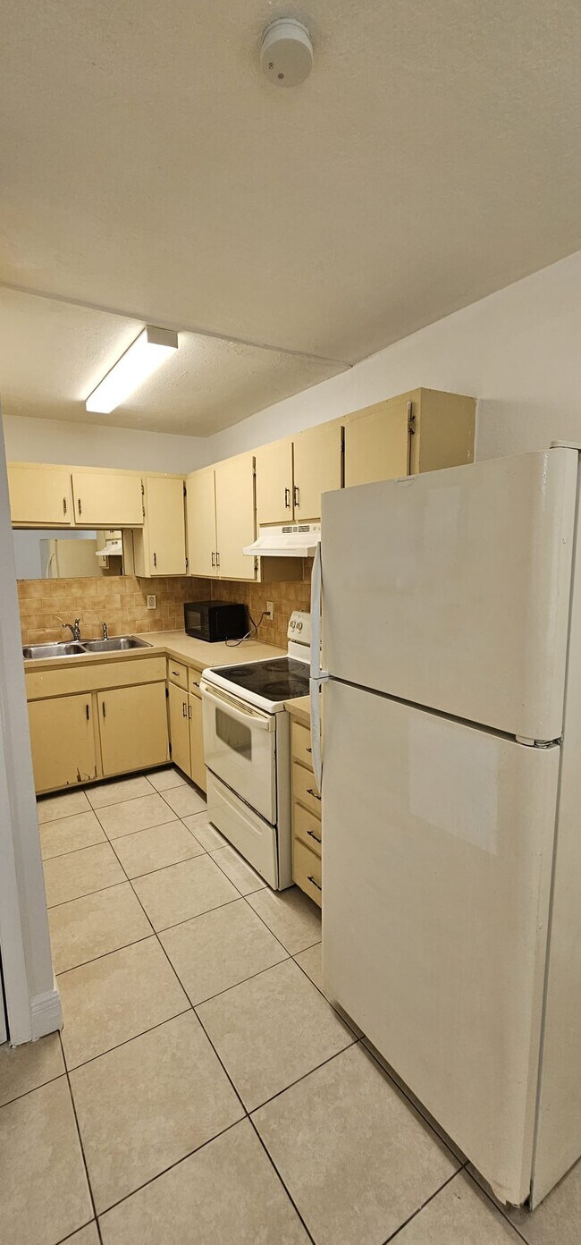 Foto del edificio - 9614 NW 5th Ave