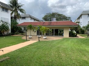 Building Photo - 15205 NE 6th Ave