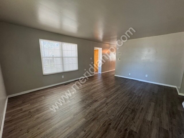 Foto del edificio - 2219 Drake Dr