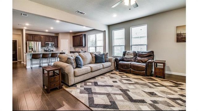 Building Photo - 709 Copley St