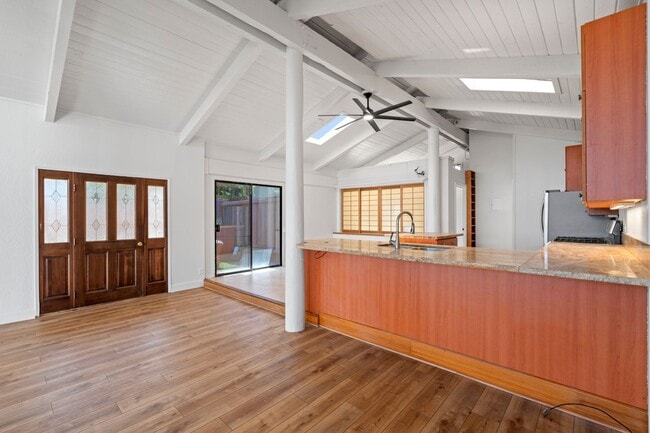 Building Photo - MASSIVE UNOBSTRUCTED OCEAN VIEWS – Maui Meadows 2-Bed Home with Pool Access