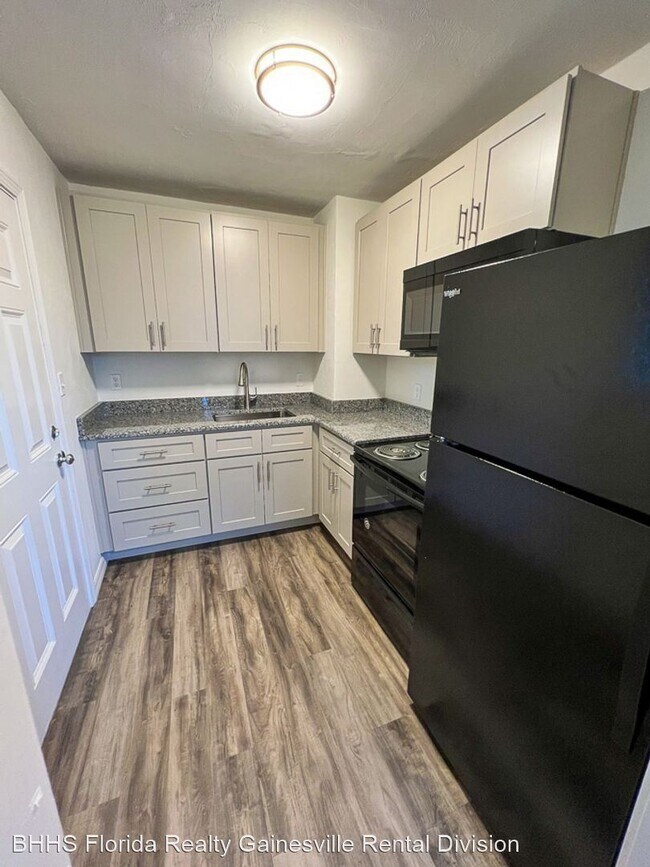 Building Photo - 2 br, 1 bath House - 1403 NW 6th Place