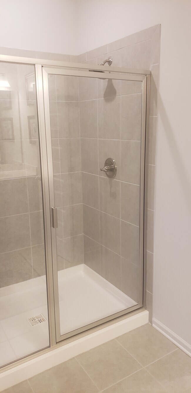 Master Bath - 140 Madison Bnd