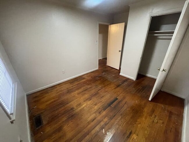 Building Photo - 429 Rose Ln