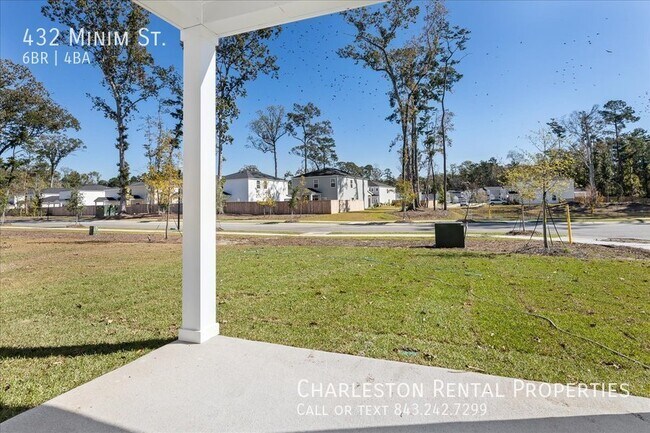 Building Photo - 432 Minim St