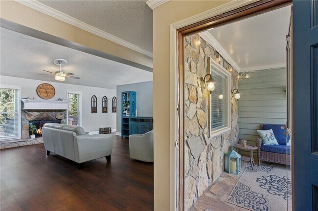 Building Photo - 2238 N River Trail