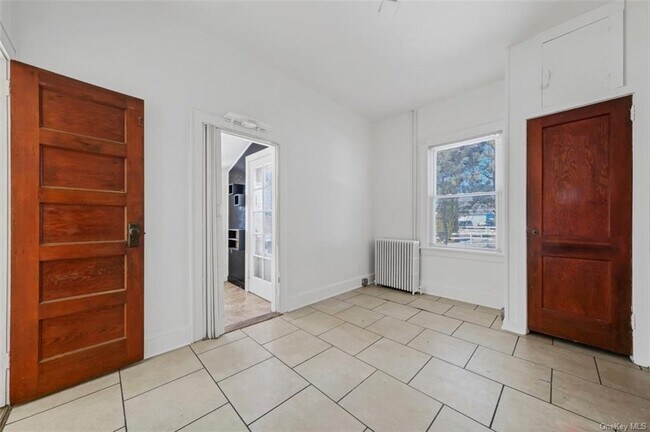 Building Photo - 730 NY-208