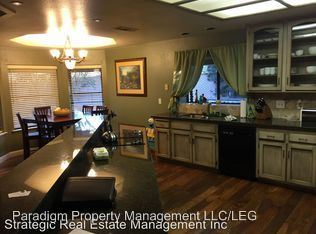 Building Photo - 409 W Audubon Dr