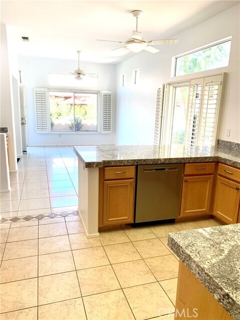 Building Photo - 38575 Orangecrest Rd