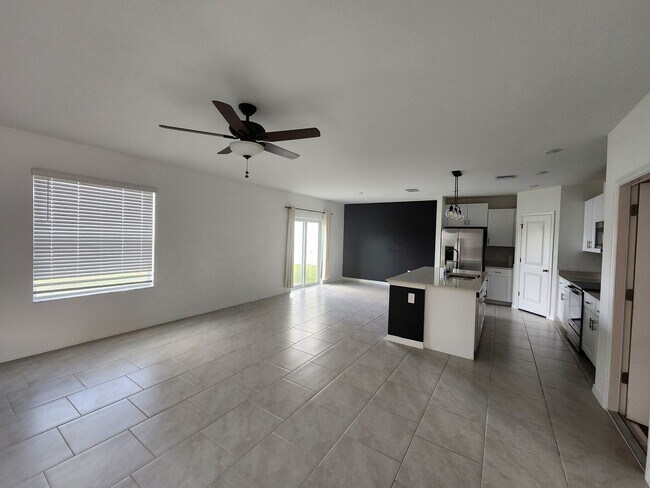 Building Photo - Beautiful New Construction Spacious Home in Savannah Lakes Community