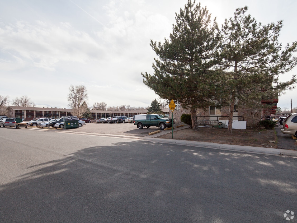 Exterior - Fenton Garden Apartments